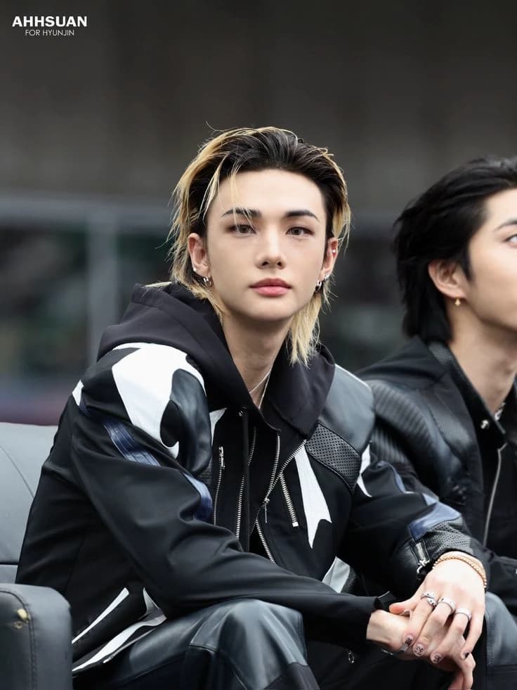Hwang Hyunjin thumbnail