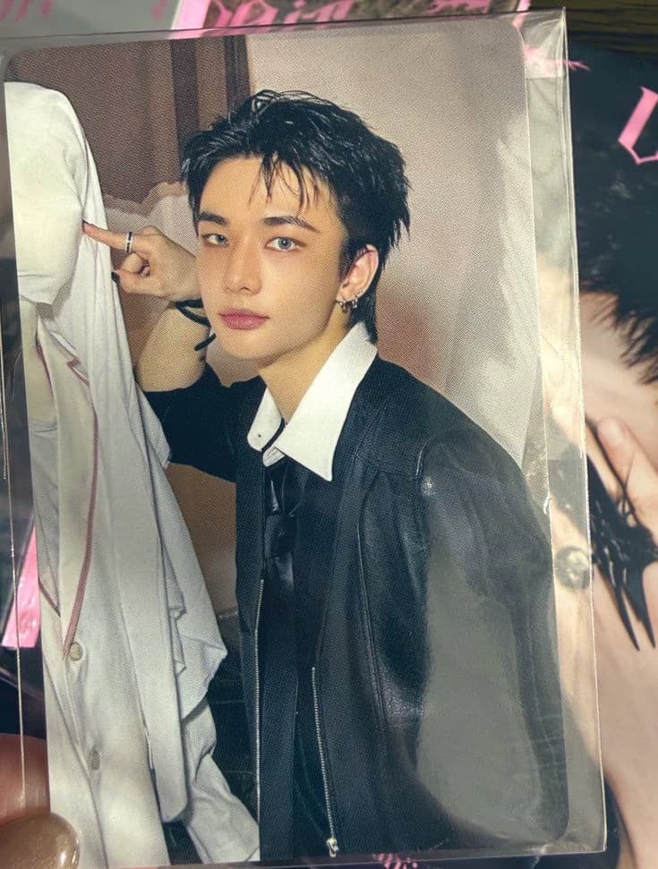 Hwang Hyunjin thumbnail