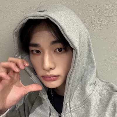 Hwang Hyunjin thumbnail