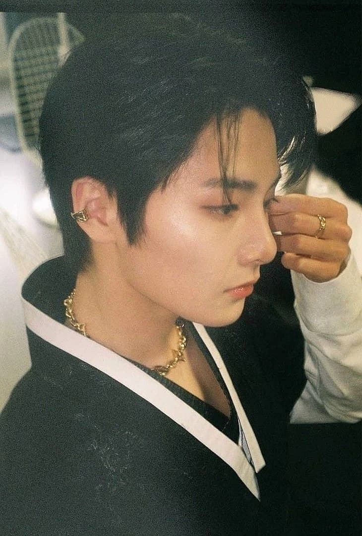 Jeongin thumbnail