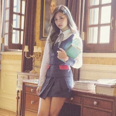 Chou Tzuyu thumbnail