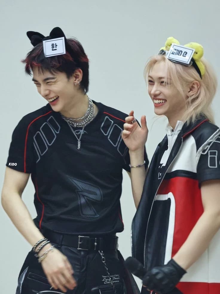 Hyunjin and Felix-(boyfriends) thumbnail