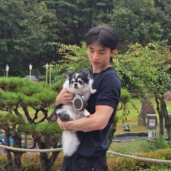 —ᥫ᭡ Hyunj thumbnail