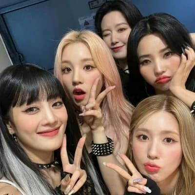 (G)-IDLE (Miyeon, Yuqi, Shuhua, Soyeon, minnie) thumbnail