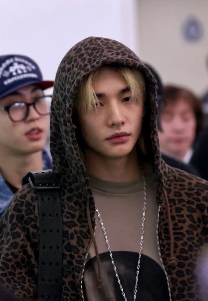 Hwang Hyunjin thumbnail