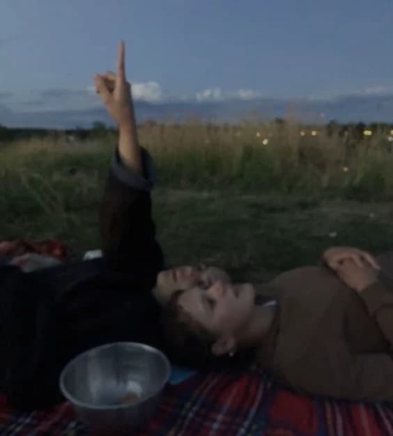 Roommates thumbnail