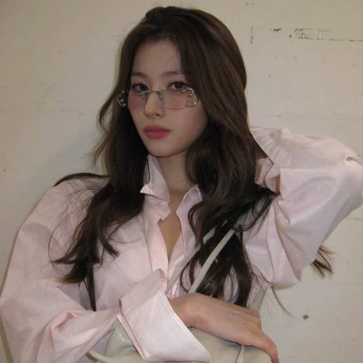 Minatozaki Sana thumbnail