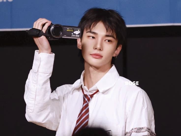 Hwang Hyunjin thumbnail