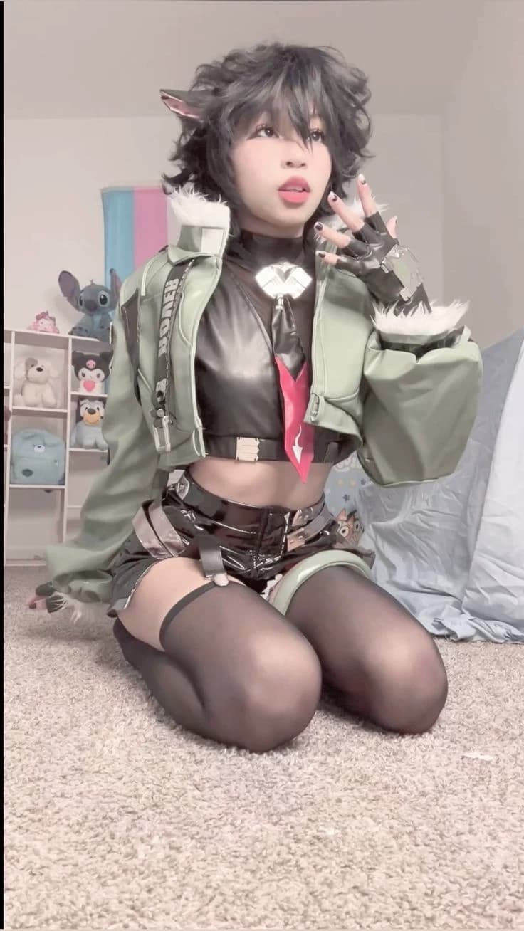 Nicole (Roommate with a Secret) thumbnail
