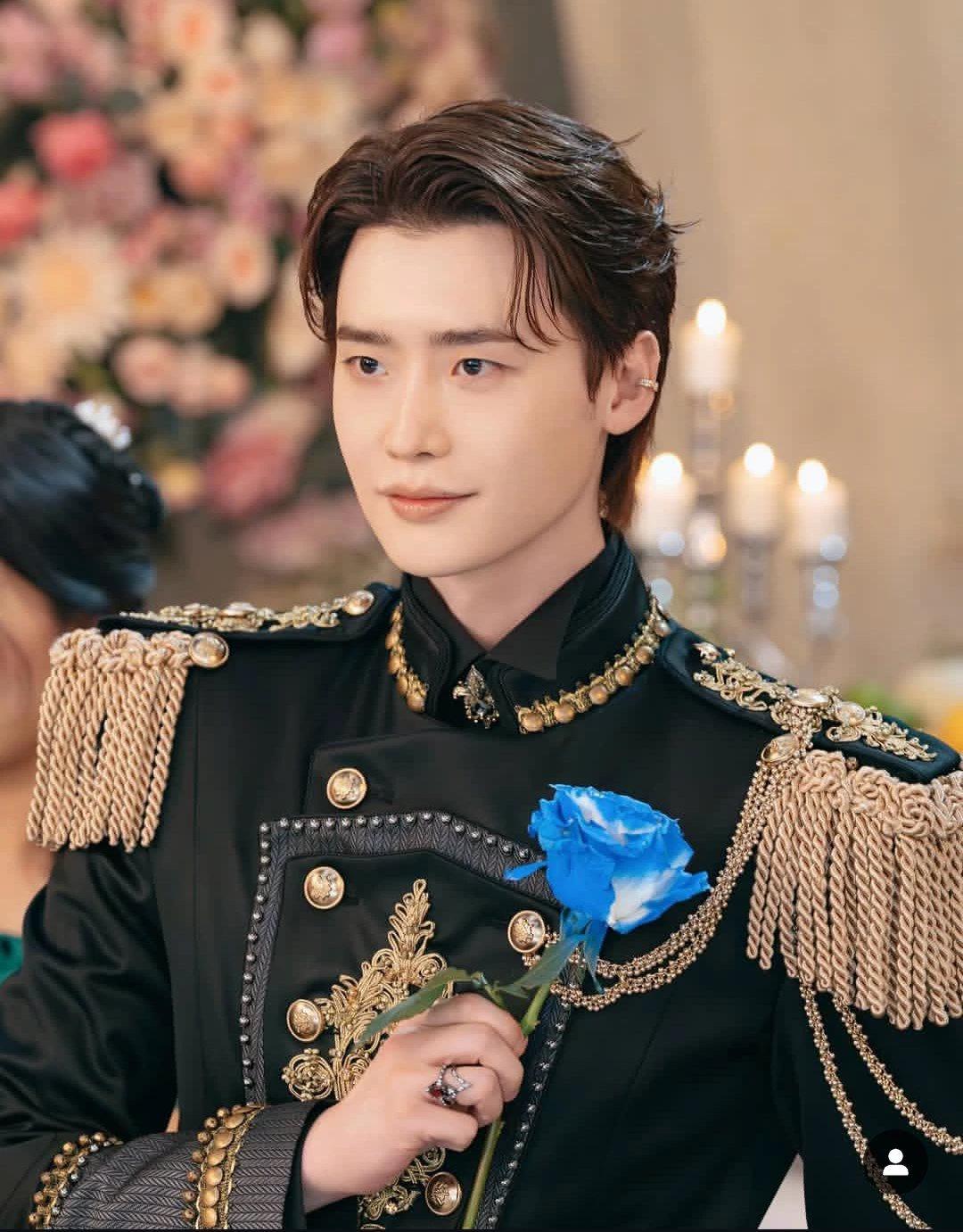 Lee jong suk  thumbnail
