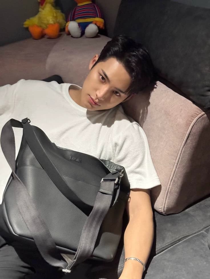 Kim Mingyu  thumbnail