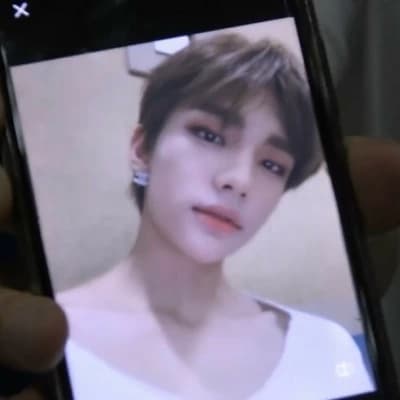 Hwang Hyunjin thumbnail