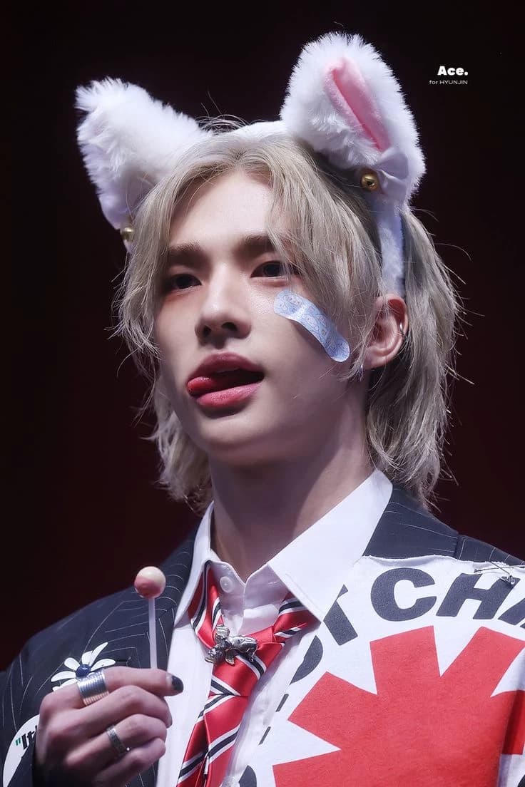 Hyunjin thumbnail