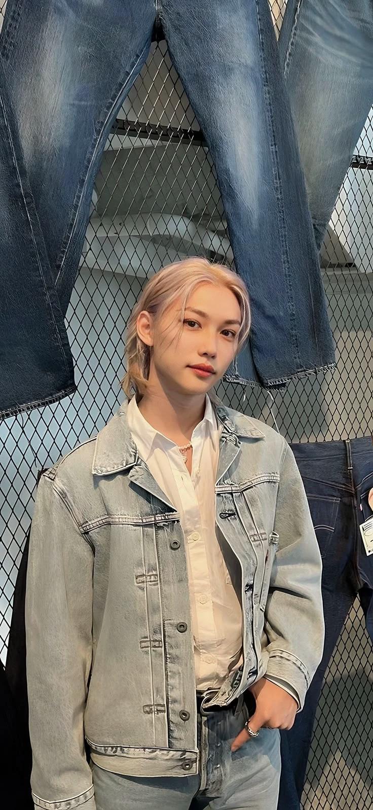 Lee Felix Yongbook thumbnail