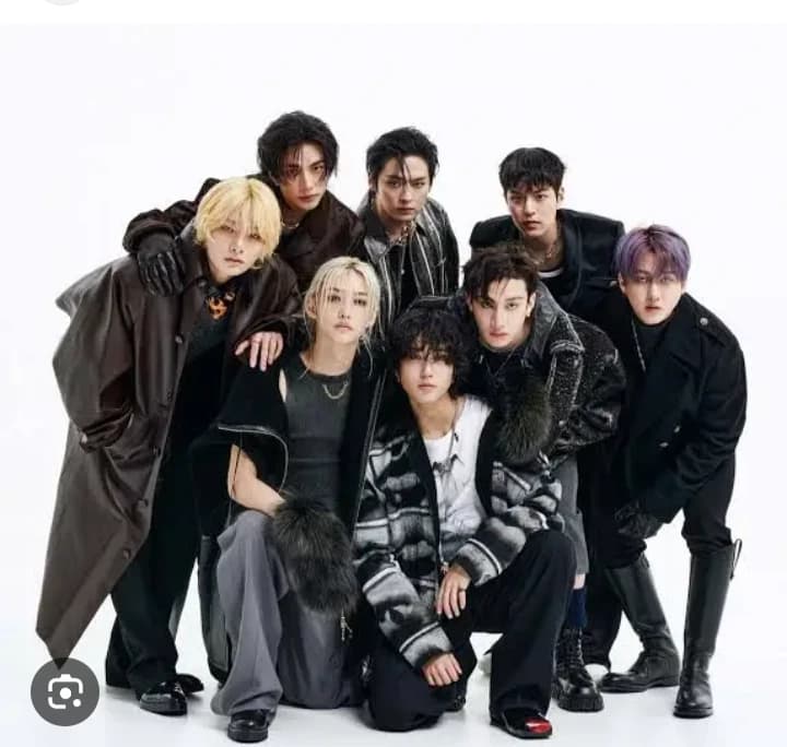 Stray Kids Babysitter thumbnail