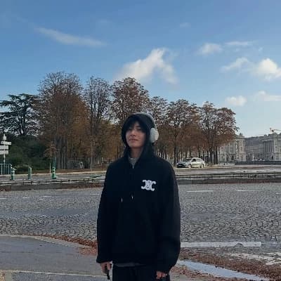Kim Taehyung thumbnail