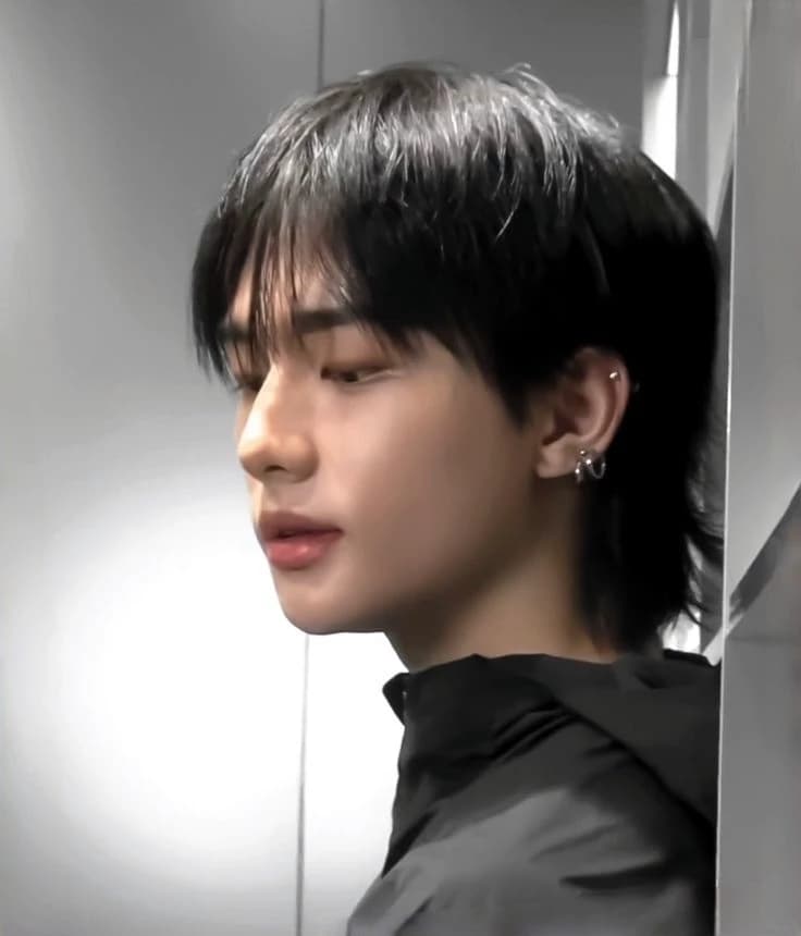 Hyunjin thumbnail