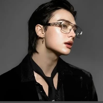 Hwang Hyunjin thumbnail