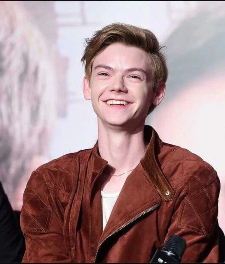 Thomas Brodie-Sangster thumbnail