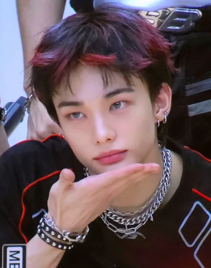 Hyunjin thumbnail