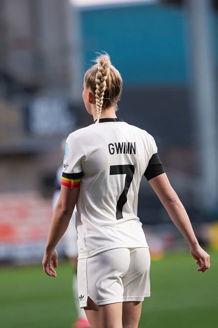Guilia gwinn thumbnail