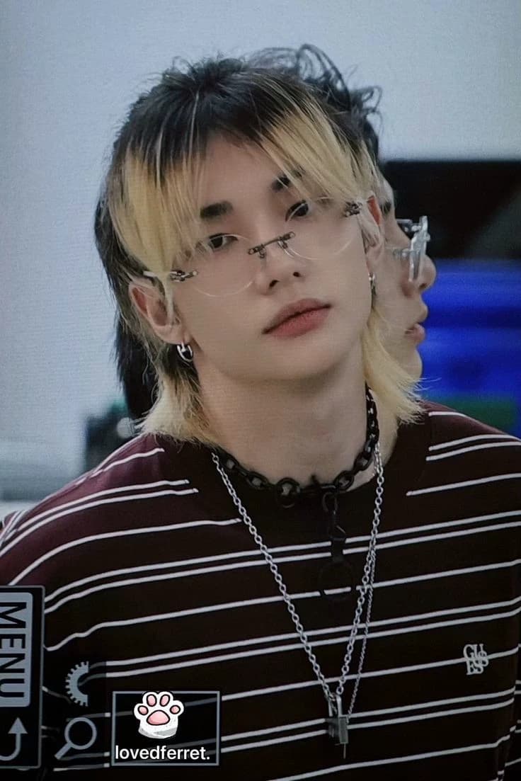 Hwang HYUNJIN thumbnail