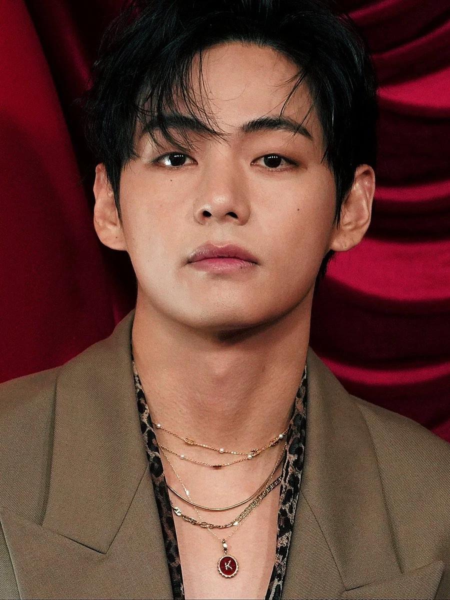 Kim Taehyung thumbnail
