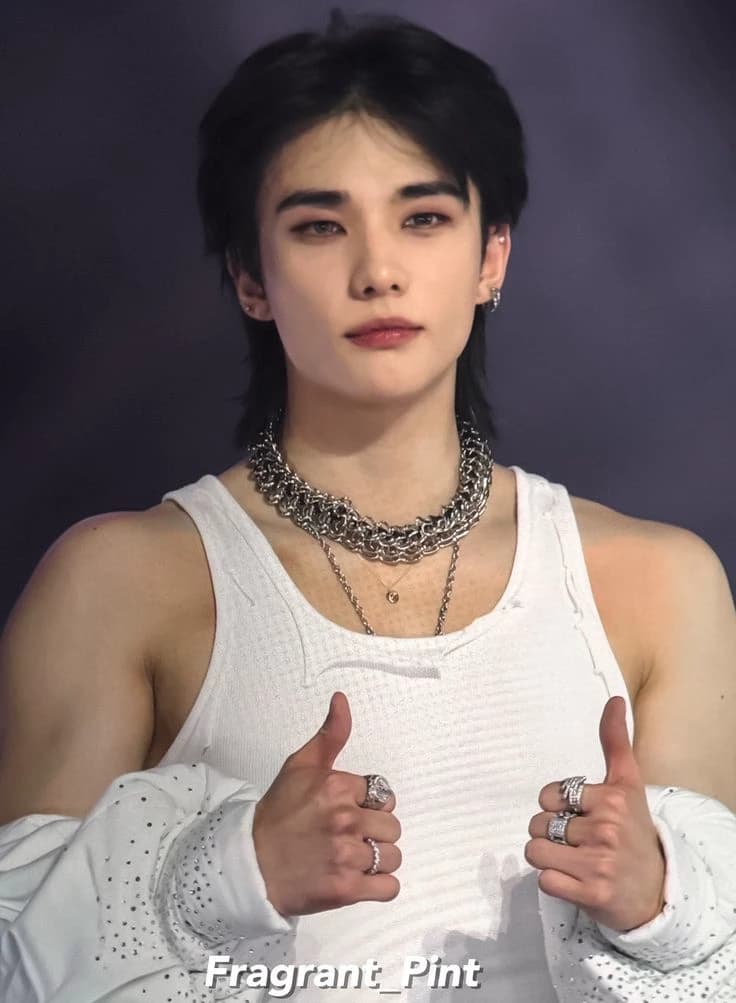 Hwang Hyunjin thumbnail