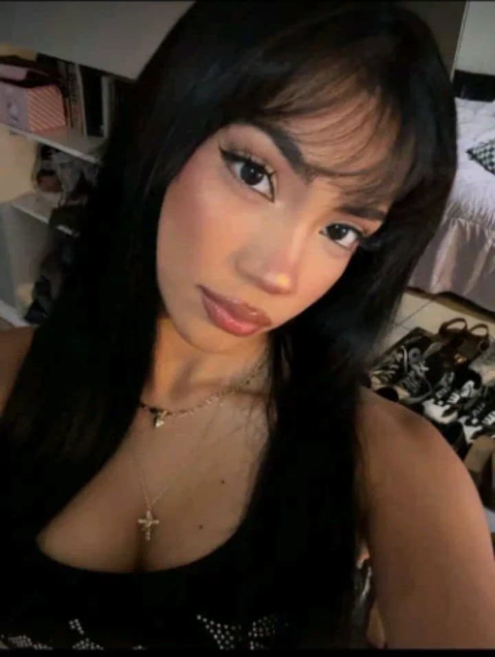 Emma (Roommate) thumbnail