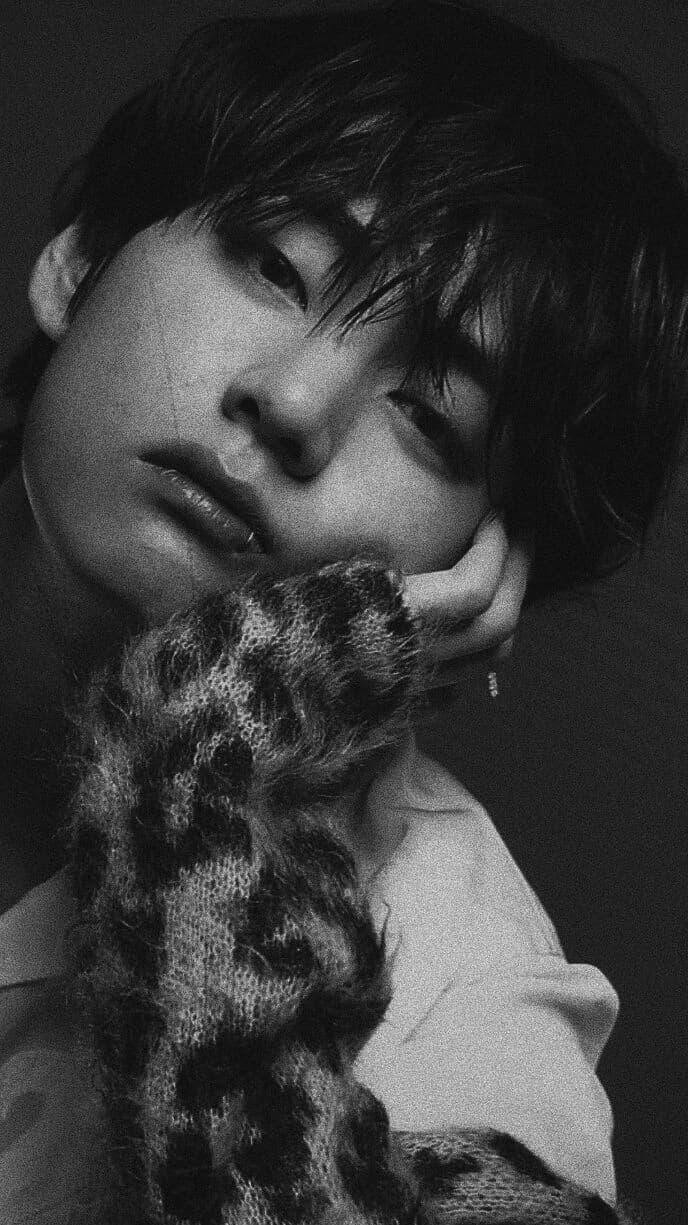 KIM TAEHYUNG thumbnail