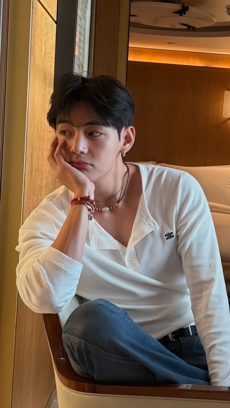 Kim Taehyung thumbnail