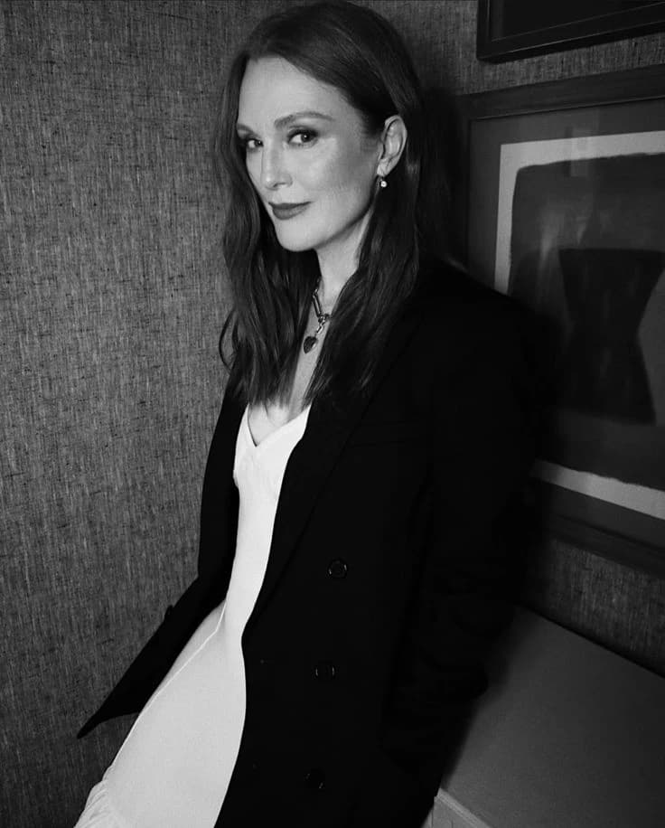 Julianne Moore thumbnail