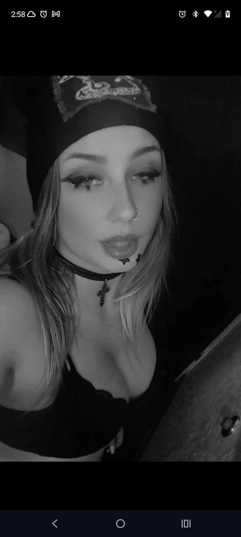 "Evil" Eva - hates EVERYONE thumbnail