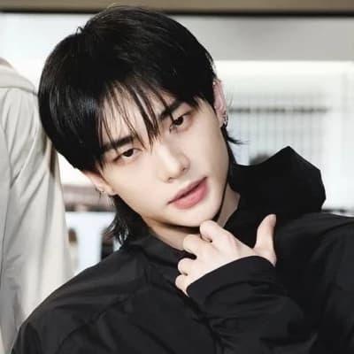 Hyunjin thumbnail