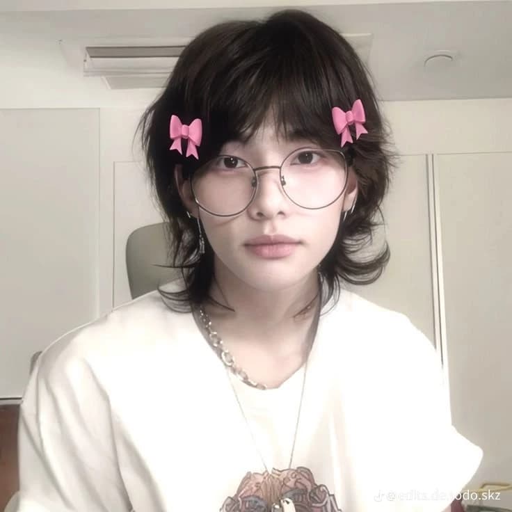 Hyyunjin_ Your bridge beerry thumbnail