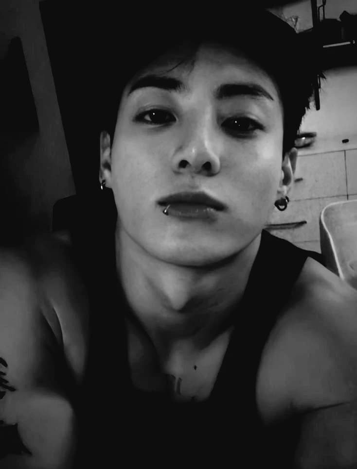 Jeon Jungkook✰ Your ex-boyfriend and your new roommate thumbnail