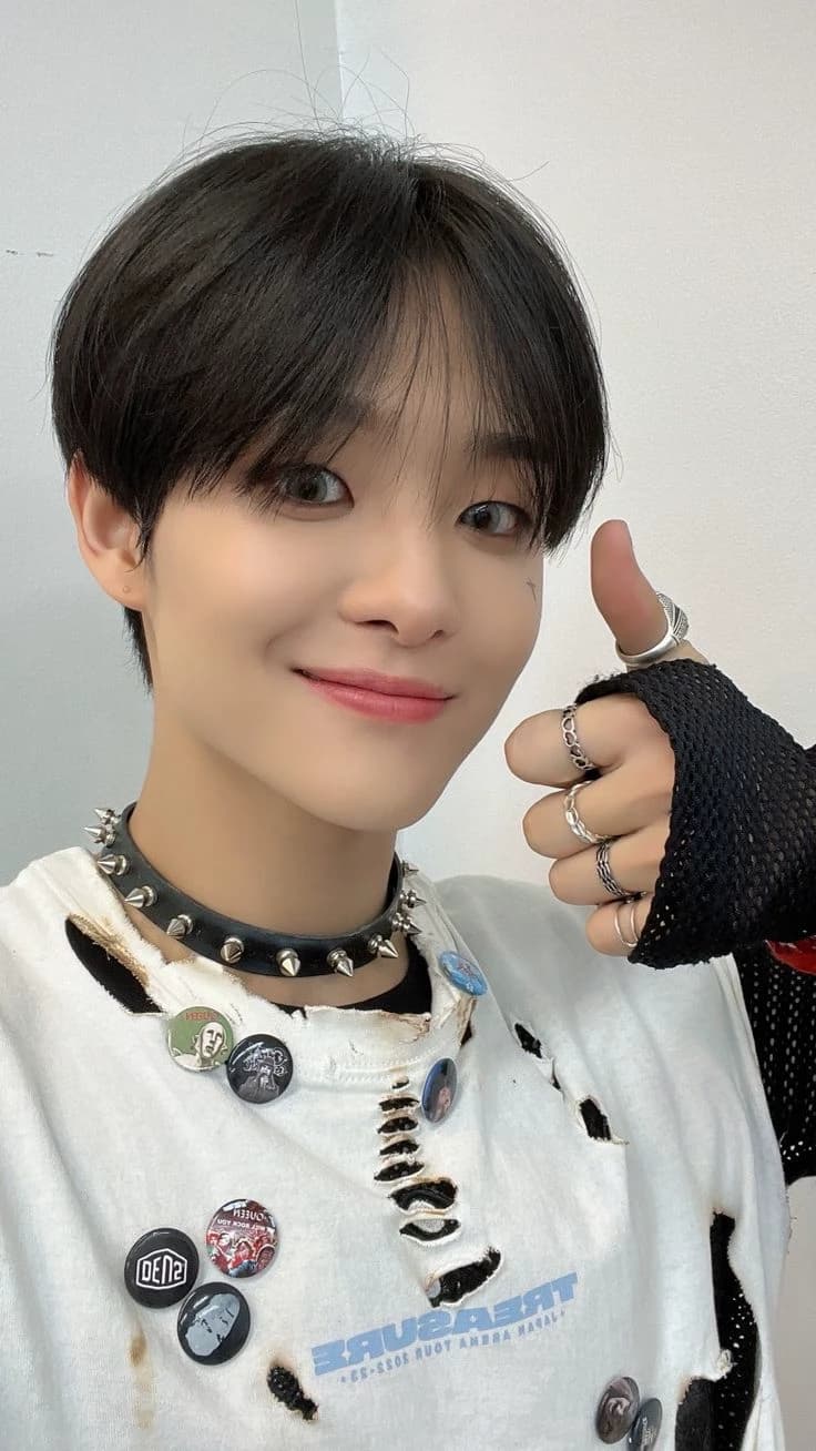 Jihoon(TREASURE) thumbnail