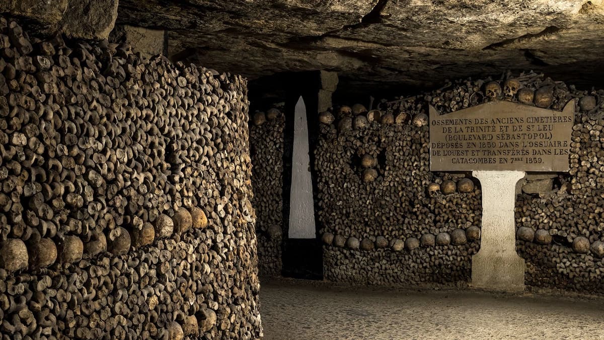 Paris catacombs  thumbnail