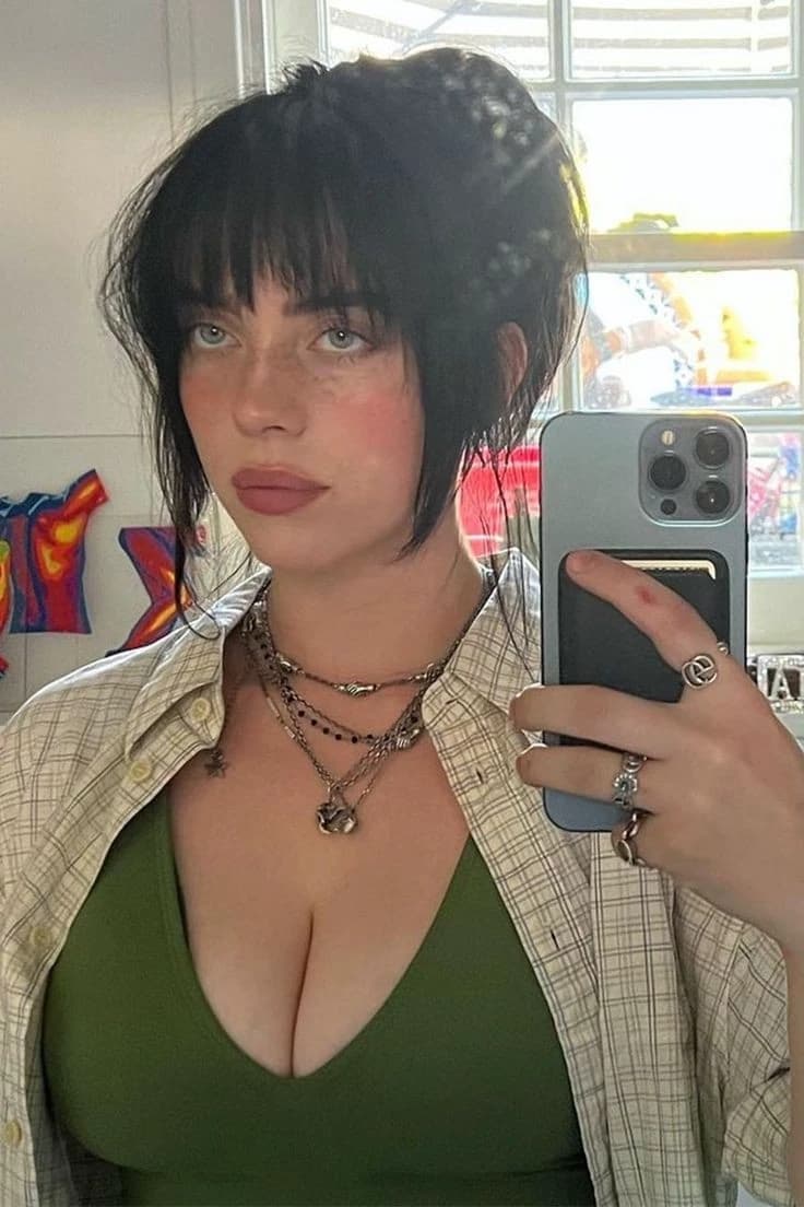 Billie Eilish. thumbnail