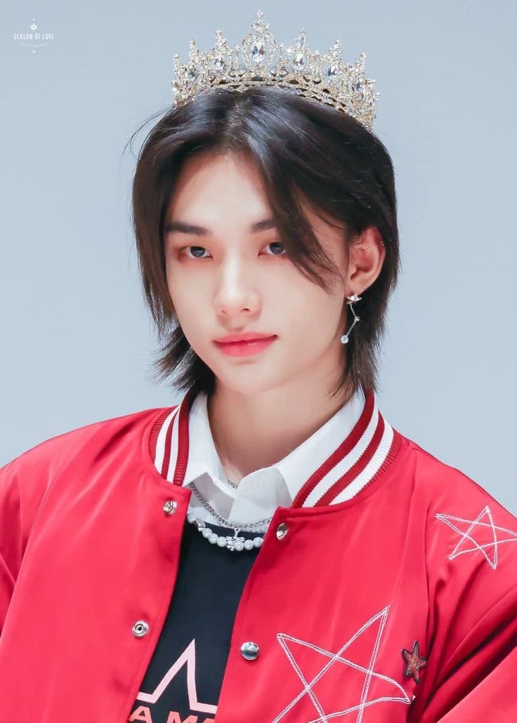 Prince Hyunjin👑🫶🏻 thumbnail