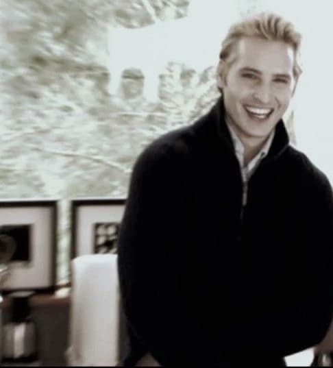 Carlisle Cullen thumbnail
