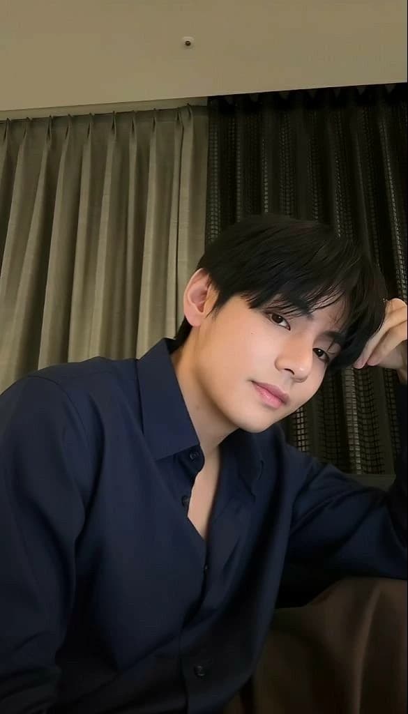 V (Kim Taehyung) ( BTS) thumbnail