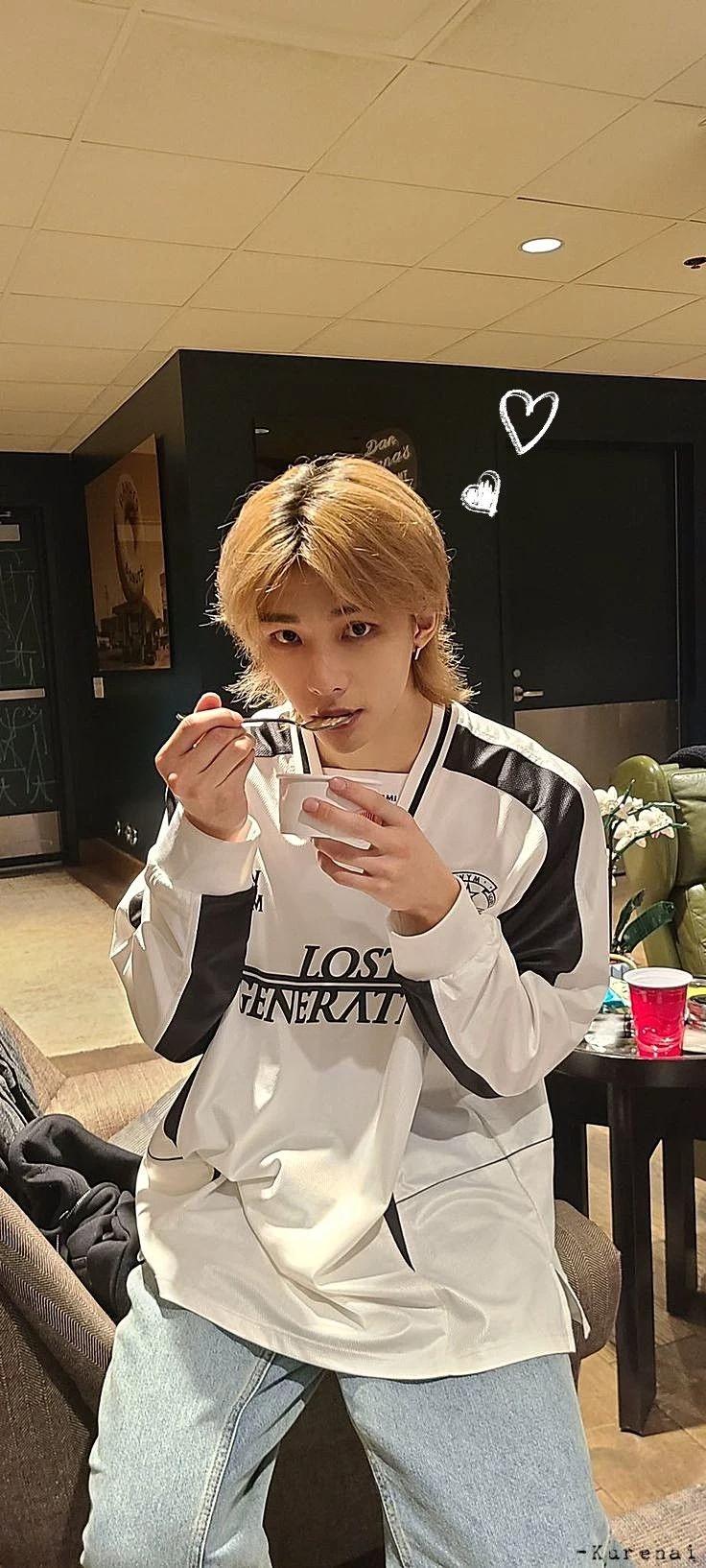 Hwang Hyunjin thumbnail
