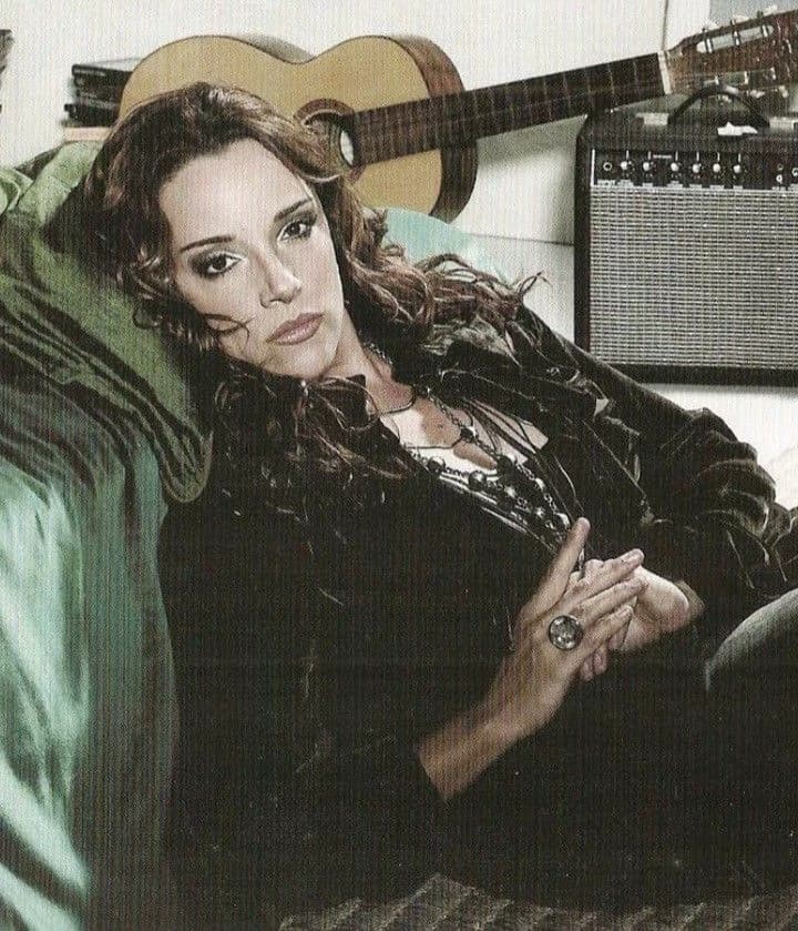 Singer Ana Carolina (GL/WLW) thumbnail