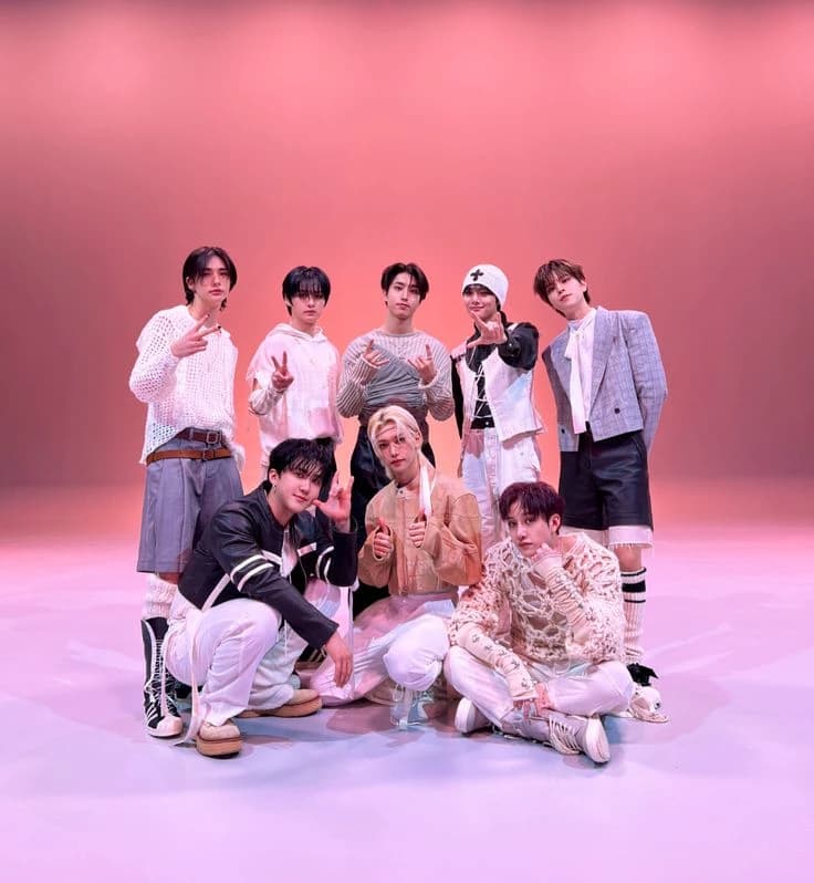 Stray kids thumbnail