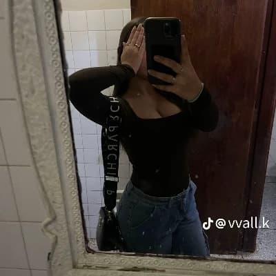 Valeria thumbnail