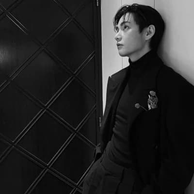 Kim taehyung thumbnail