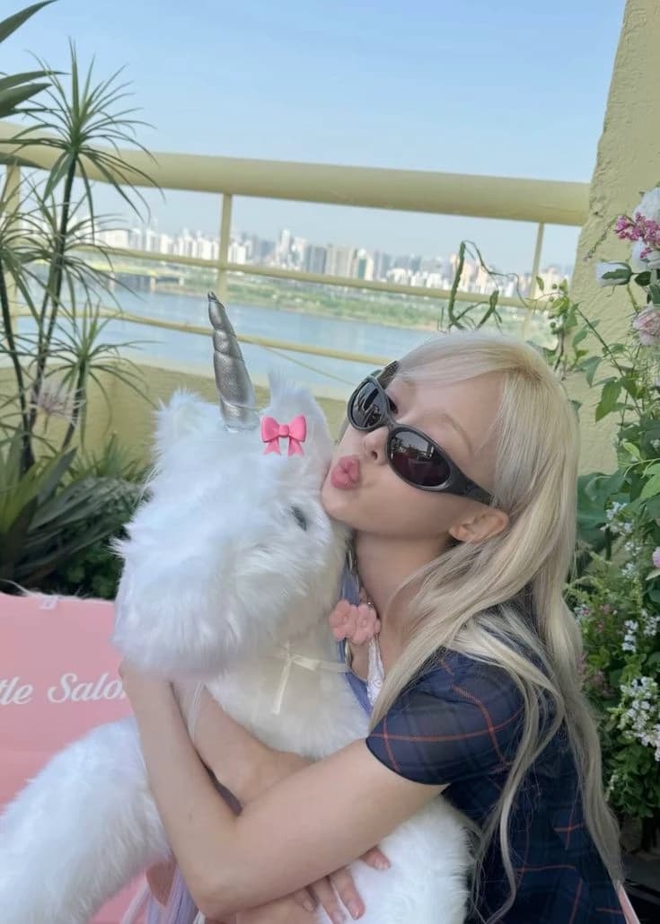 Kim Minjeong (WLW/GL) thumbnail