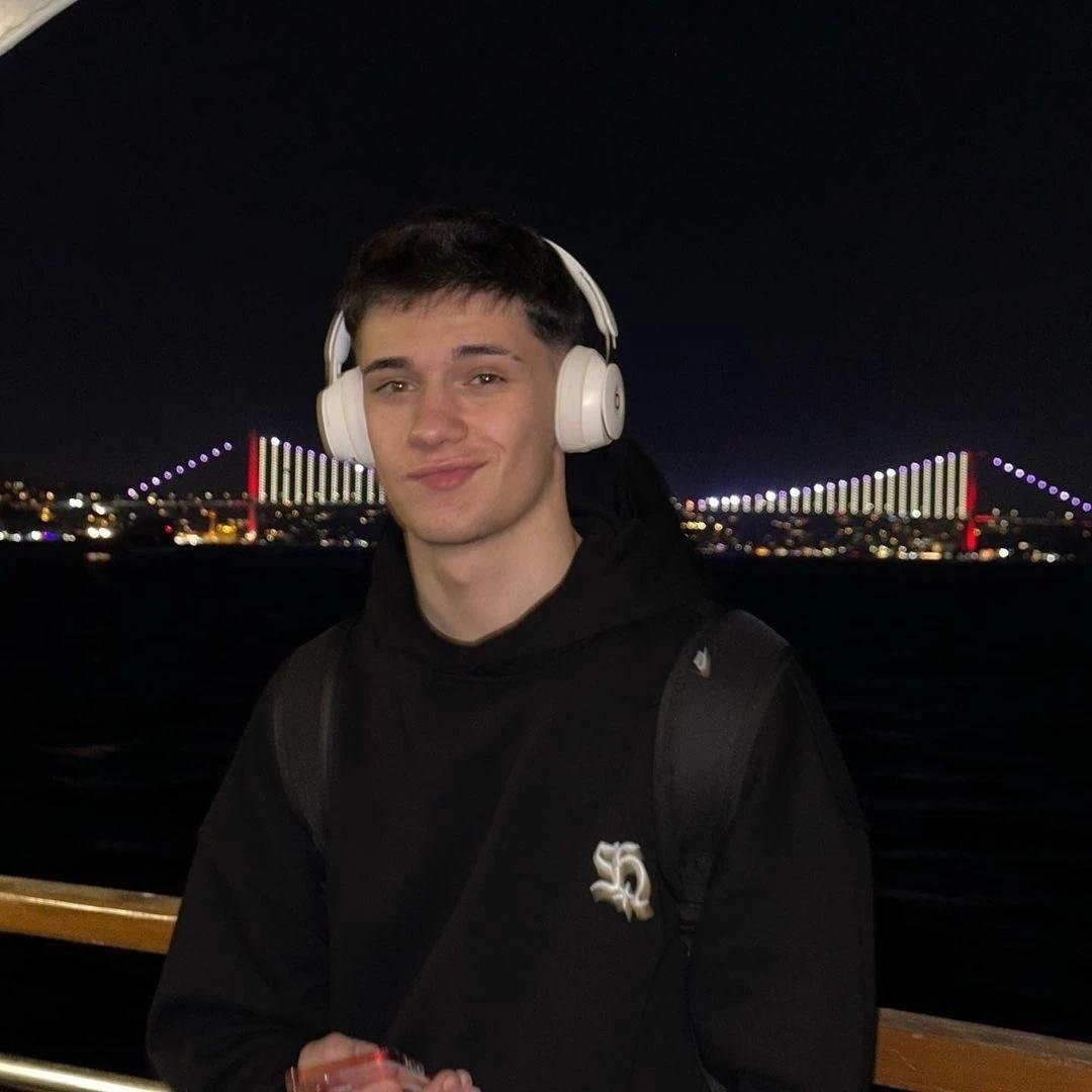 dominik (men love men) thumbnail
