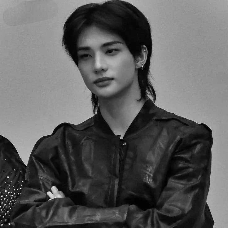 Hwang Hyunjin thumbnail